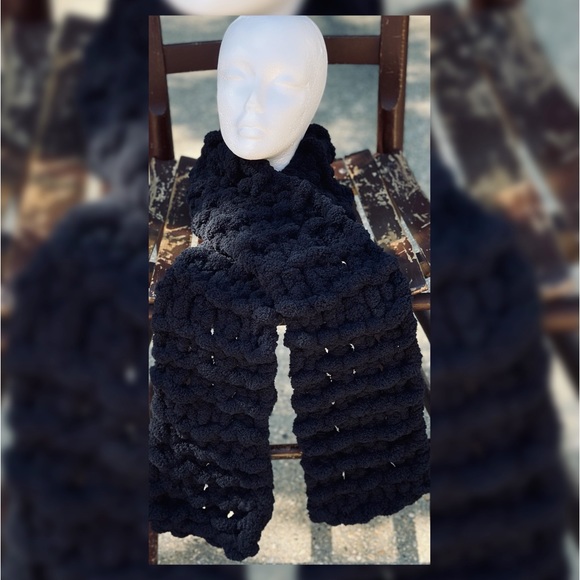 Hand Crafted Accessories - Handmade Hand Crafted Knit Chunky Blanket Scarf Black
